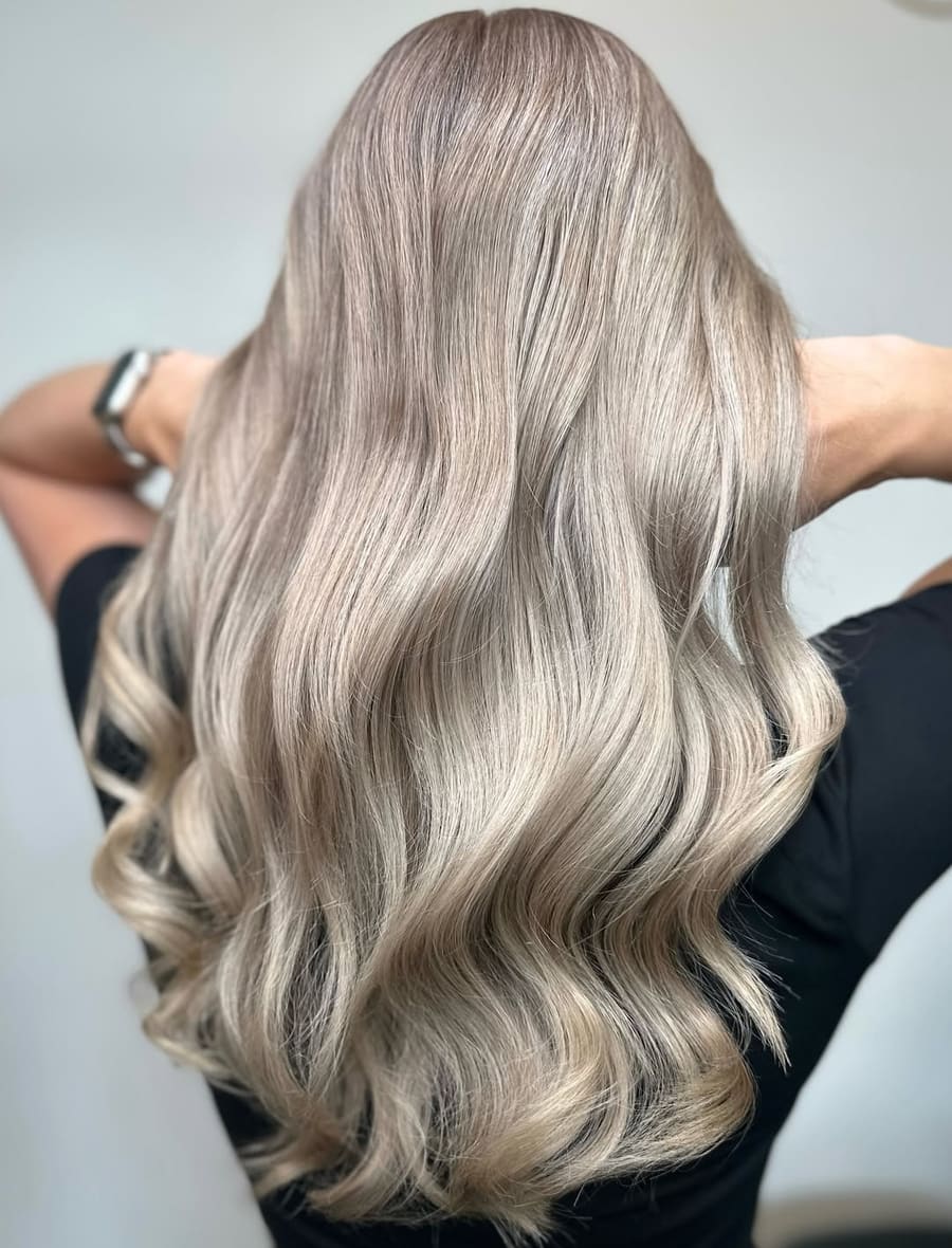 Sonnige Blond-Balayage mit weichen Übergängen